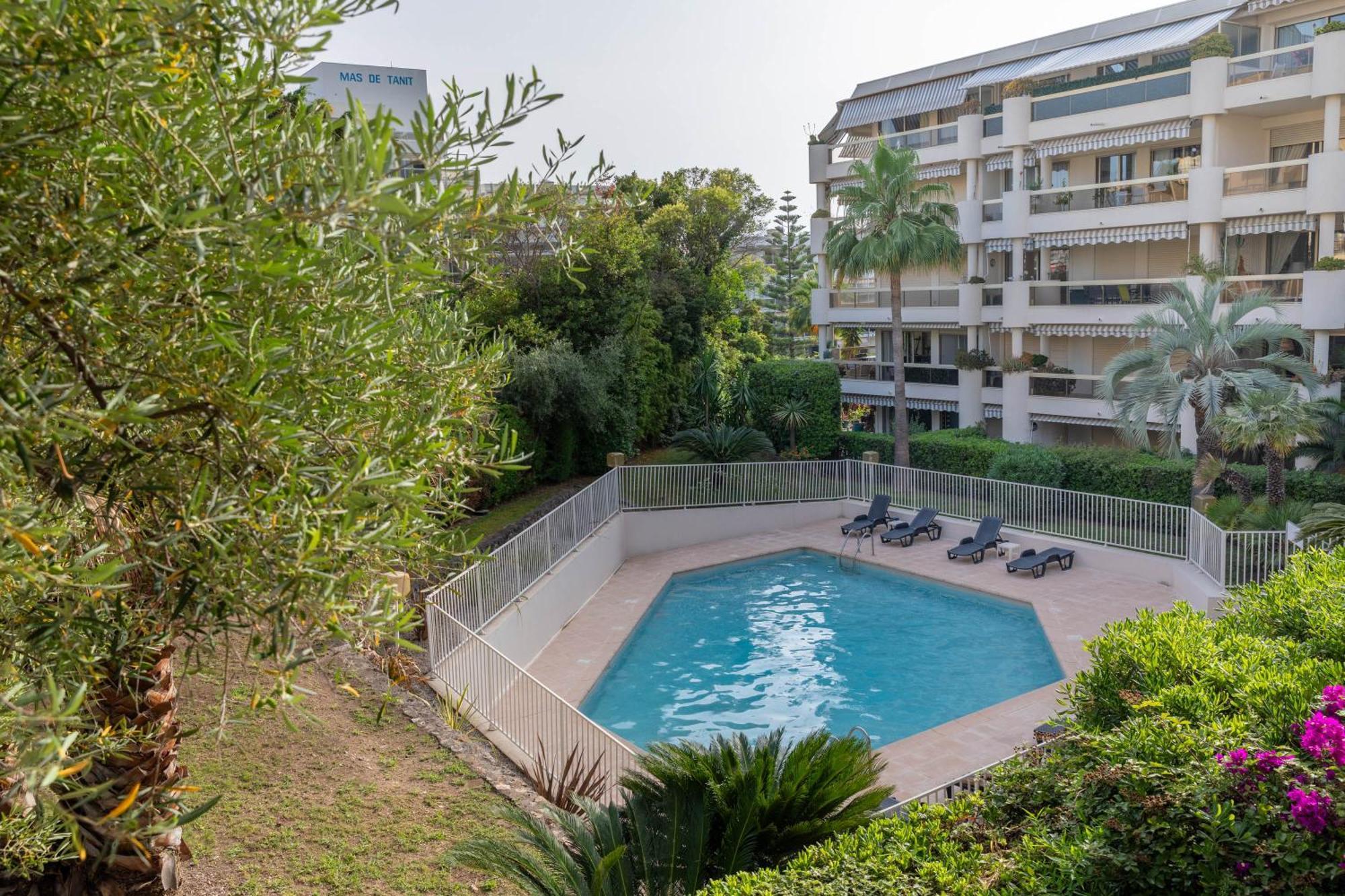 Tanit Piscine, 6 Couchages, Parking Apartment อองทีบส์ ภายนอก รูปภาพ